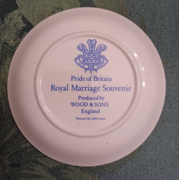 Commemorative Princess Diana Wedding Pin Dish - Picture 2 of 3